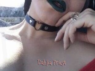 Dahlia_Priest